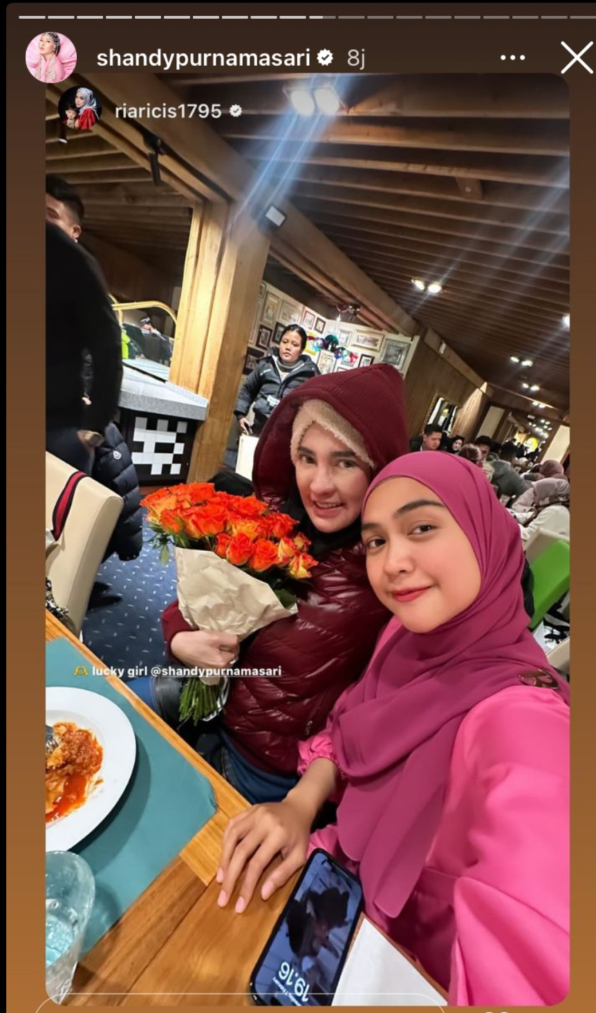 Ria Ricis liburan ke Eropa usai gugat cerai Instagram Ria Ricis liburan ke Eropa usai gugat cerai Instagram