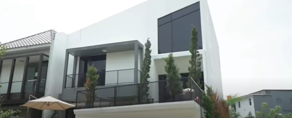 potret rooftop rumah Felicya Angelista dan Caesar Hito © 2024 brilio.net