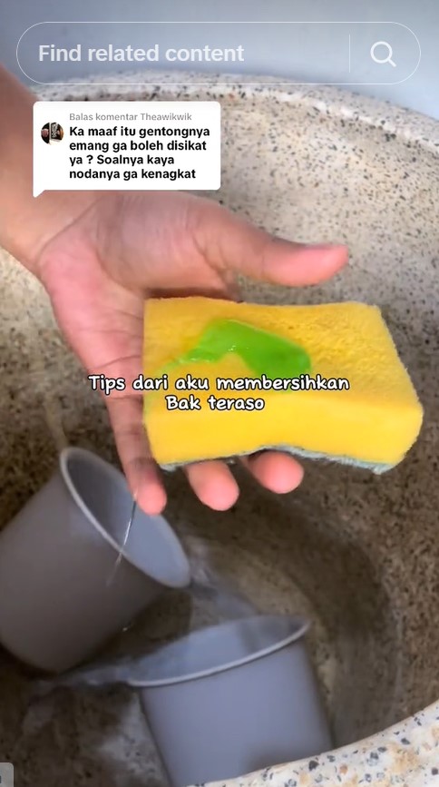 Tak perlu disikat sitrun, ini cara ampuh bersihkan lumut di bak mandi pakai 1 bahan dapur