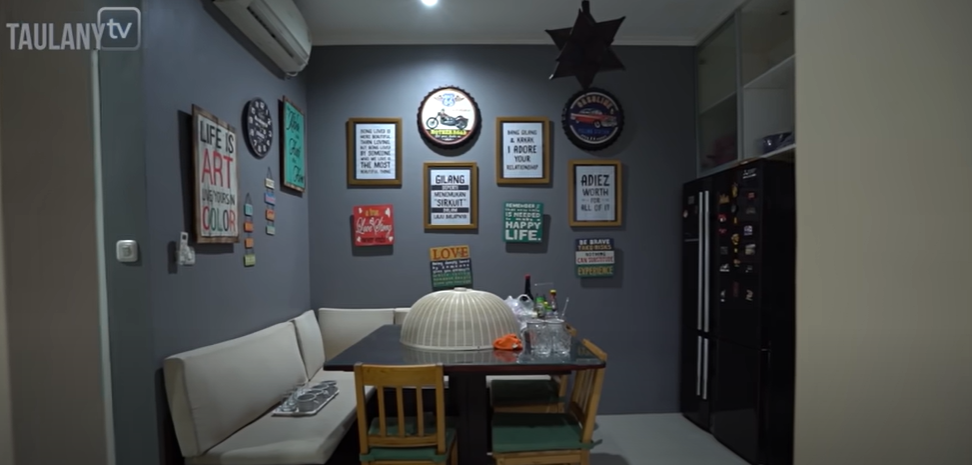 Potret dapur Gilang Dirga yang minimalis dan homey © 2024 brilio.net