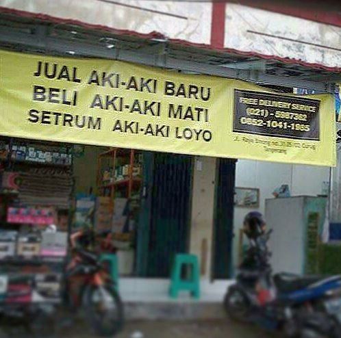 Potret kocak spanduk ini tulisannya nyindir pol freepik.com