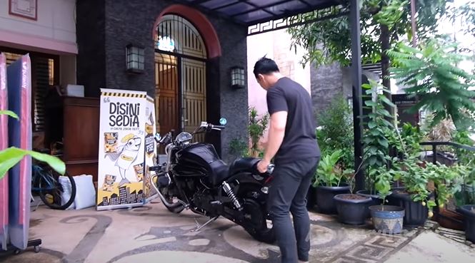 rumah rizal djibran © YouTube