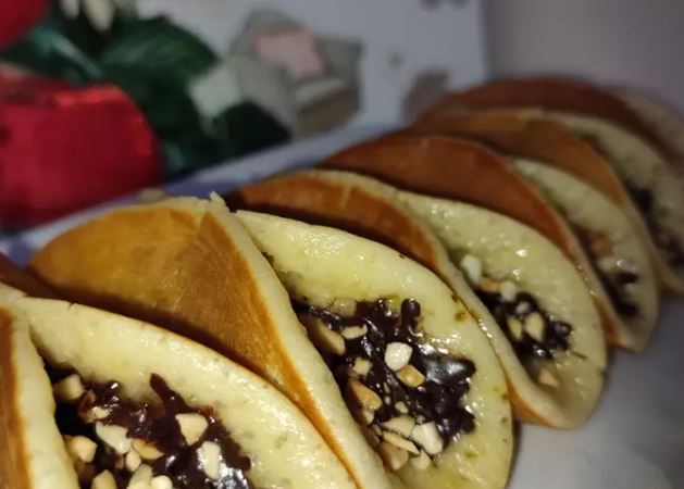 35 Resep martabak manis, enak, lembut, dan praktis