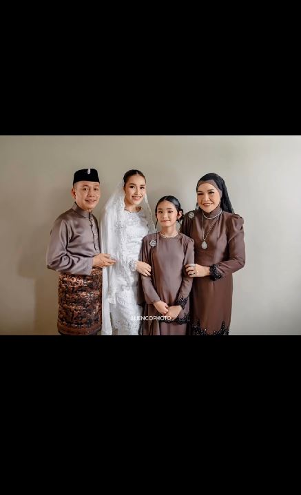 momen tunangan ayu ting ting dan dana © instagram