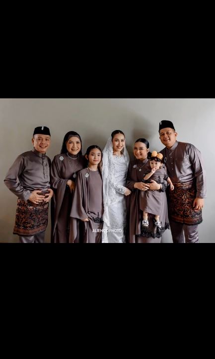 momen tunangan ayu ting ting dan dana © instagram