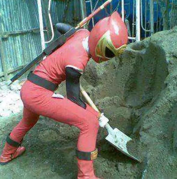 Potret kocak outfit orang saat bekerja Berbagai sumber