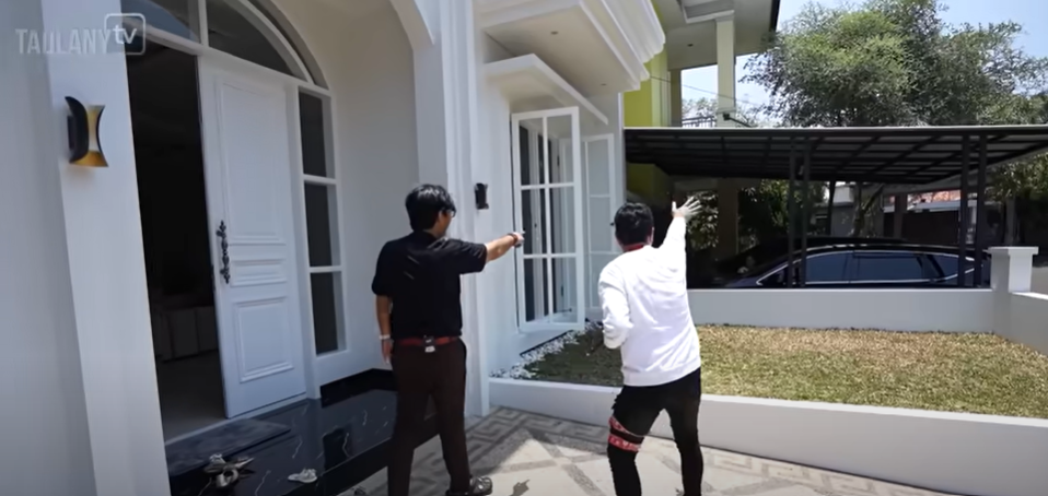 Potret rumah Aldi Taher bergaya American Style hasil endorse © 2024 brilio.net