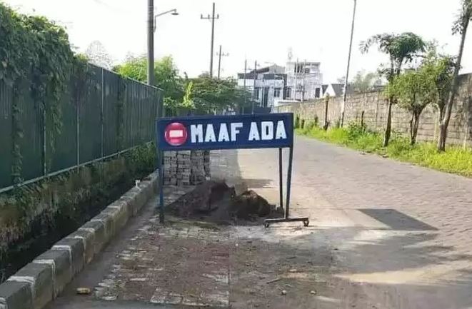 tulisan di tempat umum ini bikin gagal paham freepik.com