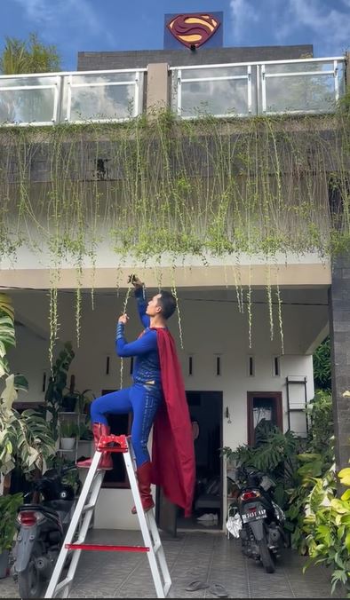 Potret suami cosplay Berbagai sumber Potret suami cosplay Berbagai sumber