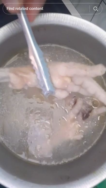 Hanya butuh 10 menit, begini cara mengempukkan ceker ayam agar lumer dan antiamis pakai 1 jenis rempah