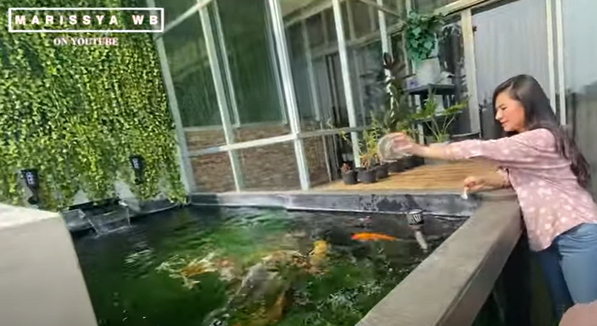 potret balkon Eriska Rein viewnya langsung laut © 2024 brilio.net