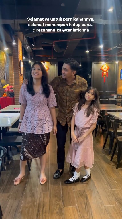 potret kenang mirdad di nikahan adik tyna © instagram