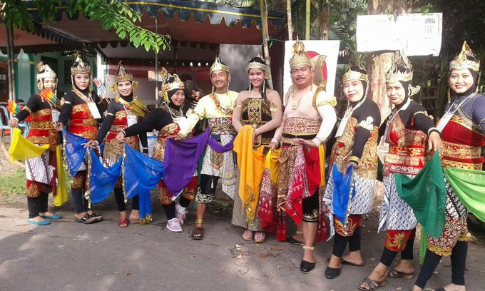 11 Potret lucu kostum anggota KPPS © X