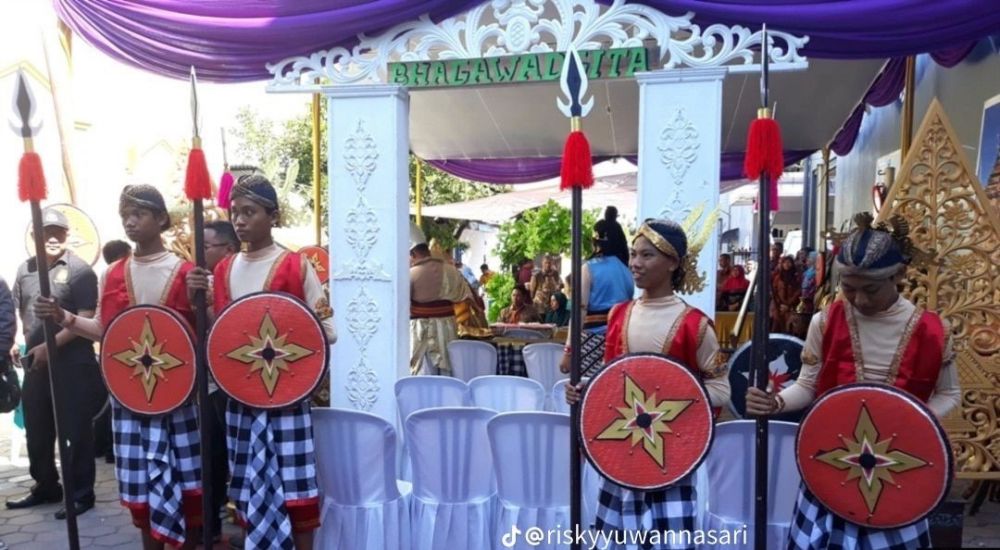 11 Potret lucu kostum anggota KPPS © X