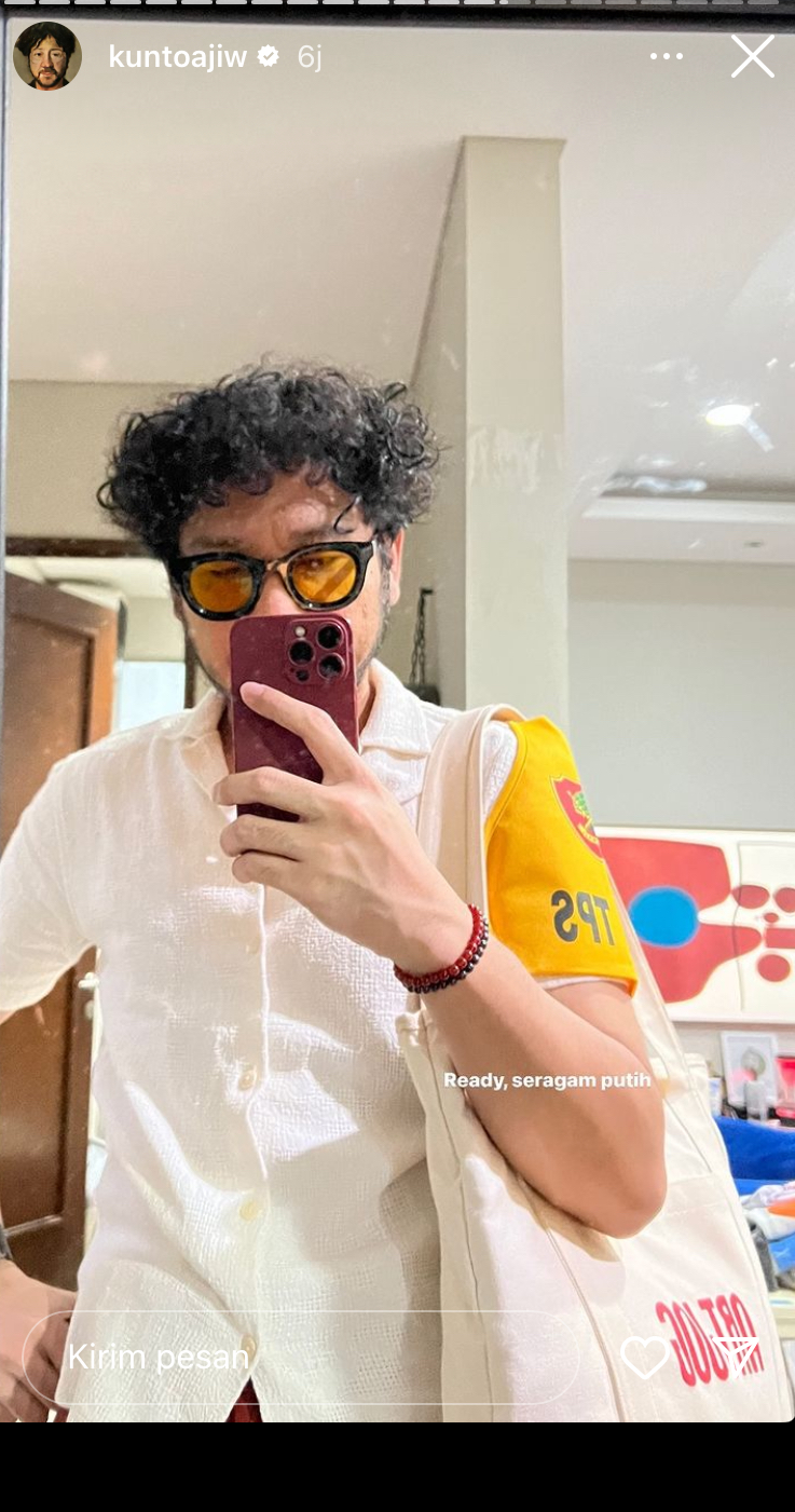 Kunto Aji jadi petugas Linmas © 2024 brilio.net Kunto Aji jadi petugas Linmas © 2024 brilio.net