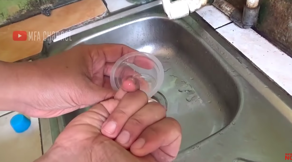 Jangan pakai sabun cuci tangan, cara cepat bersihkan tinta ungu di jari dengan tambahan 1 bahan dapur
