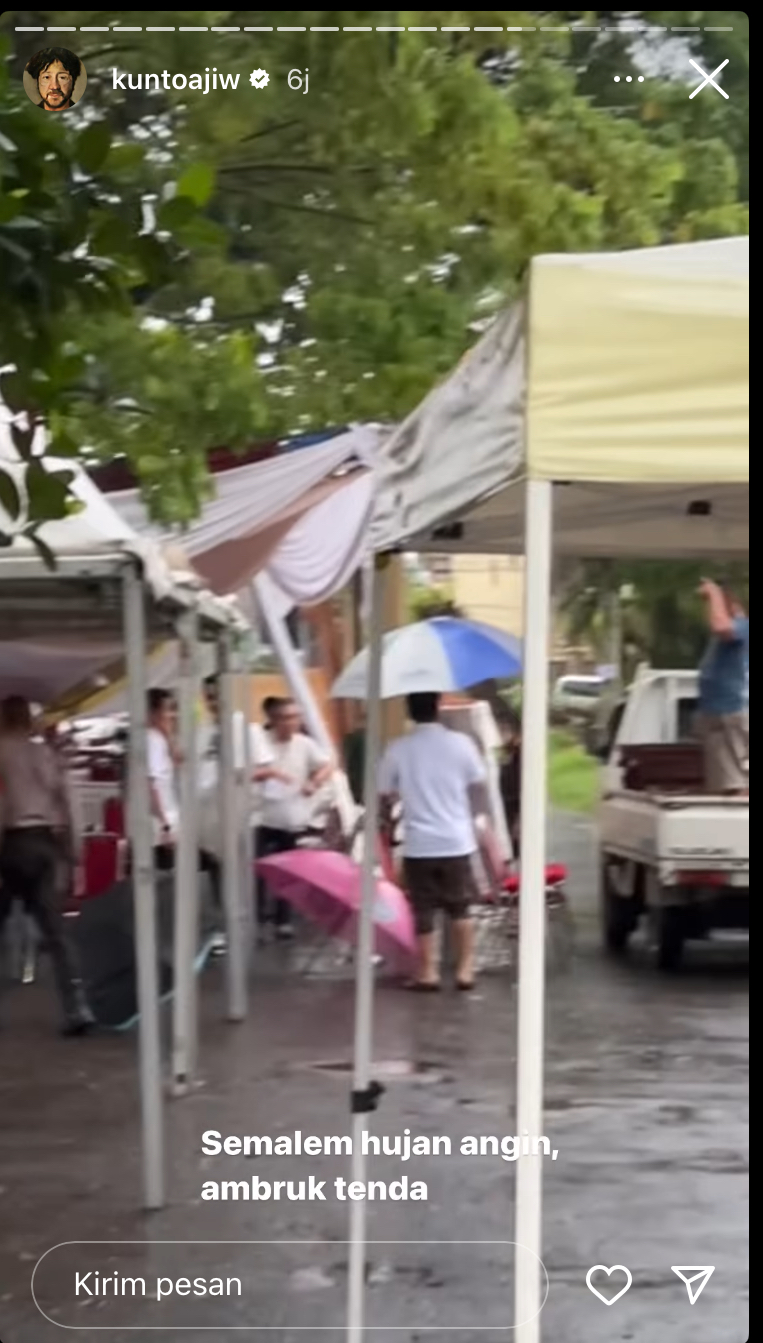 Kunto Aji jadi petugas Linmas © 2024 brilio.net Kunto Aji jadi petugas Linmas © 2024 brilio.net