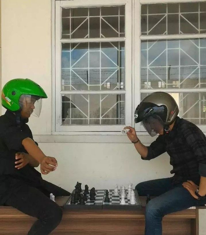 bapak gabut nyelenehnya berbagai sumber