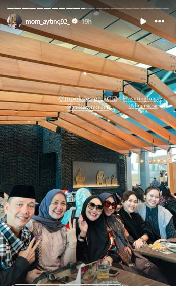 kedekatan ayu dan keluarga fardhana © Instagram