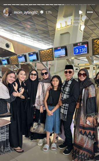 kedekatan ayu dan keluarga fardhana © Instagram