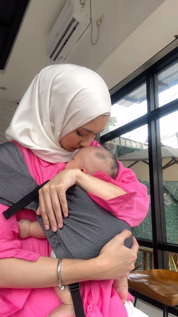 artis alami masalah kesehatan usai melahirkan © Instagram