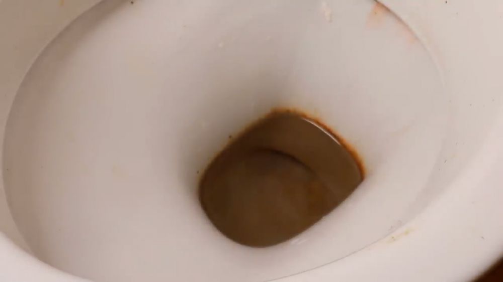 Tanpa digosok sitrun, ini cara ampuh basmi kerak kuning di kloset duduk cuma pakai 2 bahan dapur