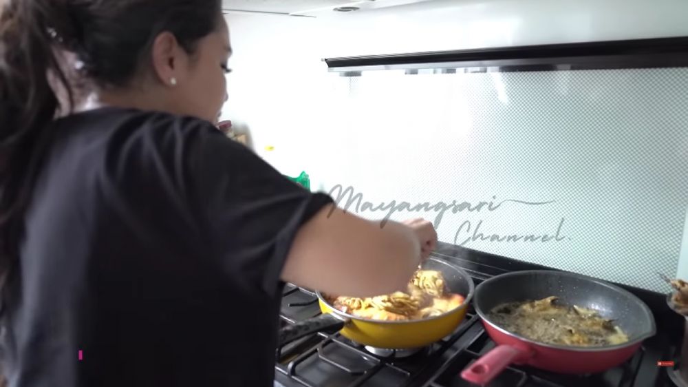 dapur rumah Mayangsari © 2024 brilio.net