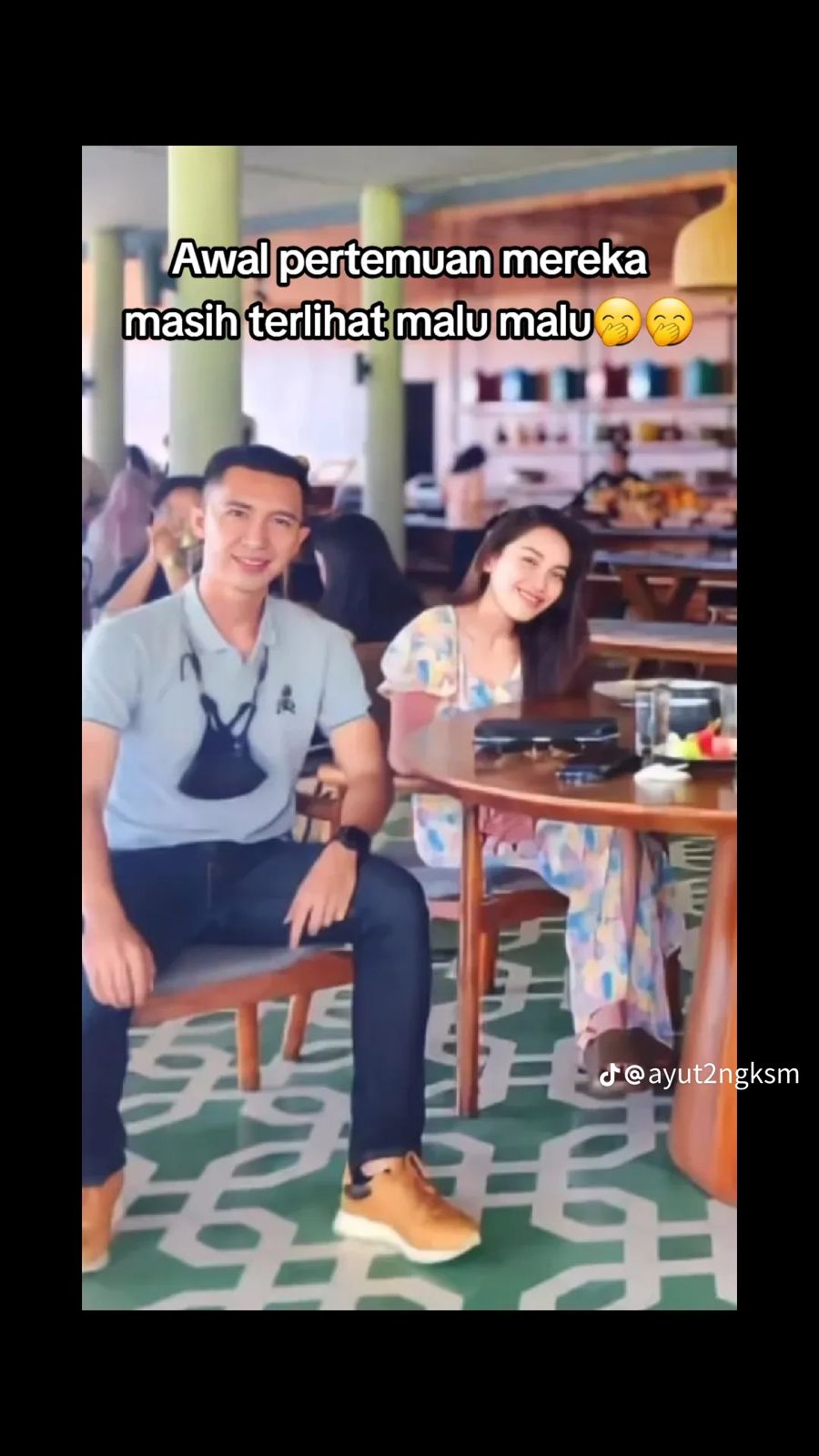 chat pdkt ayu ting ting © berbagai sumber