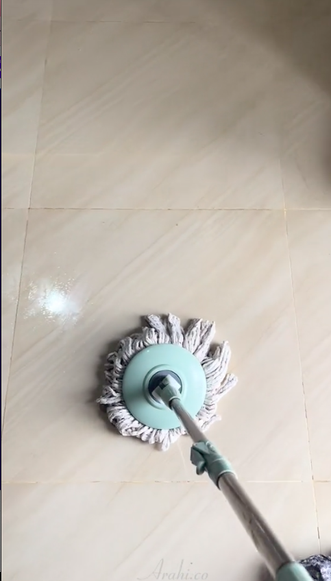 Tanpa diberi garam, ini trik mengepel lantai agar kinclong, kesat, dan wangi ditambah 2 bahan dapur