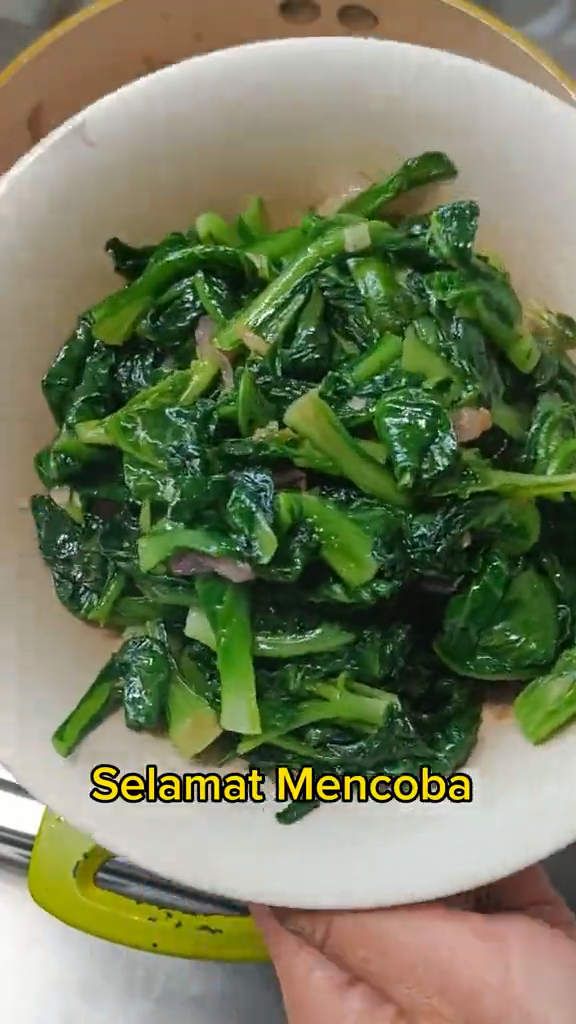 Trik antigagal masak cuciwis agar warnanya tetap hijau dan tidak pahit pakai 1 bumbu dapur