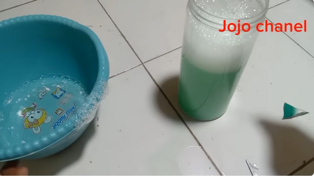 Tanpa ditambah garam, ini trik memperbanyak sabun cuci piring pakai 2 bahan sederhana