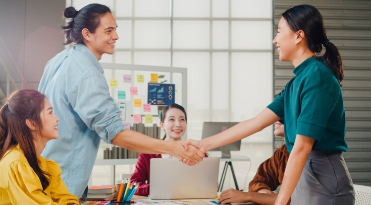 Cara menghubungi dosen dengan baik © Freepik