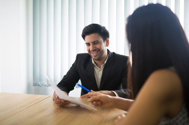 Cara menghubungi dosen dengan baik © Freepik