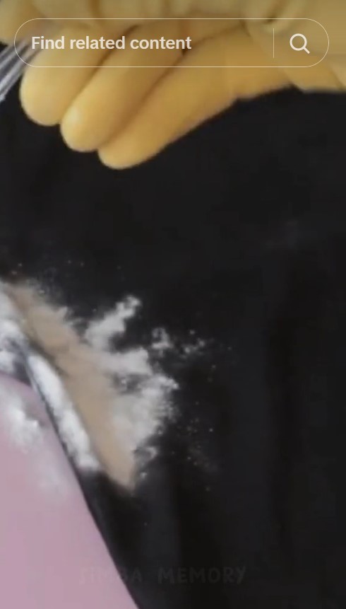 Bukan pakai sitrun, ini trik bersihkan noda deodoran mengerak di ketiak baju cuma dengan 2 bahan dapur