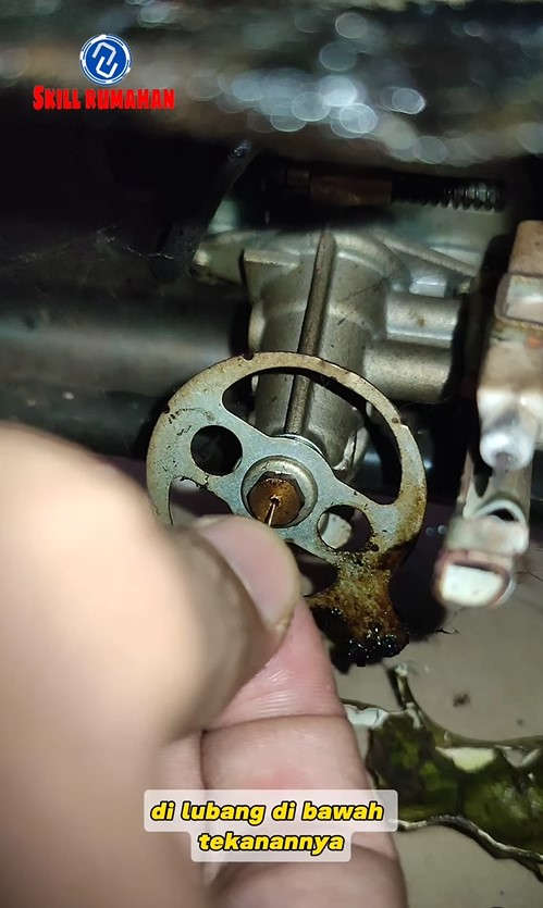 Tak perlu ganti regulator, pria ini punya trik mengatasi api kompor yang kecil dan mampet modal Rp0