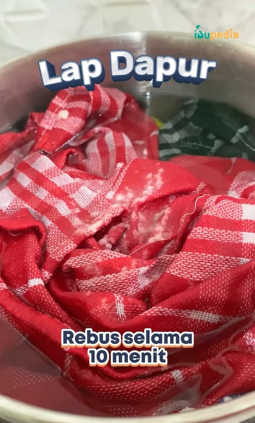 Bukan pakai sabun cuci piring, ini trik cuci lap dapur dekil dan bau agar bersih kesat dalam 10 menit