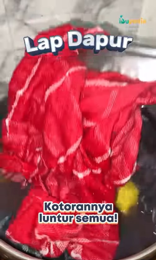 Bukan pakai sabun cuci piring, ini trik cuci lap dapur dekil dan bau agar bersih kesat dalam 10 menit