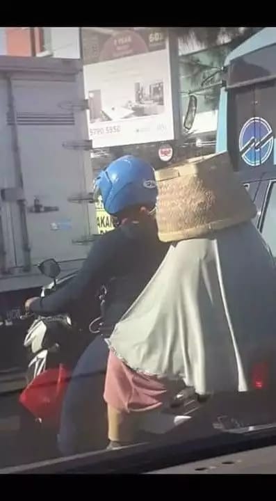 helm nyeleneh parah berbagai sumber