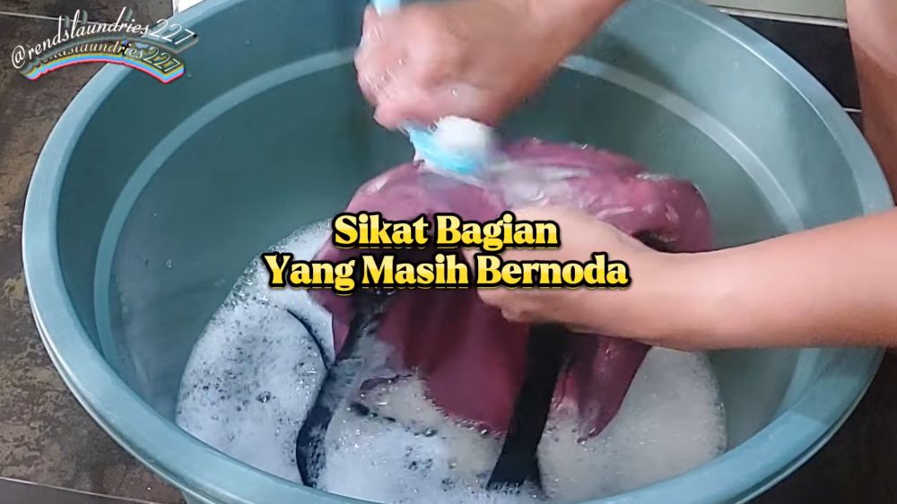 Tak pakai detergen, ini cara mencuci tas sekolah dekil jadi cerah lagi ditambah 1 bahan dapur
