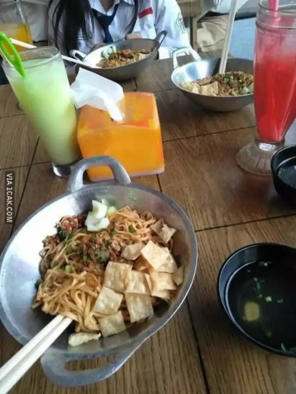 inovasi wadah makanan nyeleneh berbagai sumber