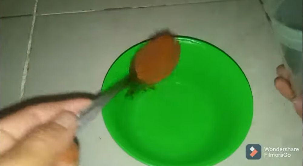 Tanpa kapur barus, ini cara cepat menghilangkan bau pesing di kamar mandi cuma pakai 2 bahan dapur