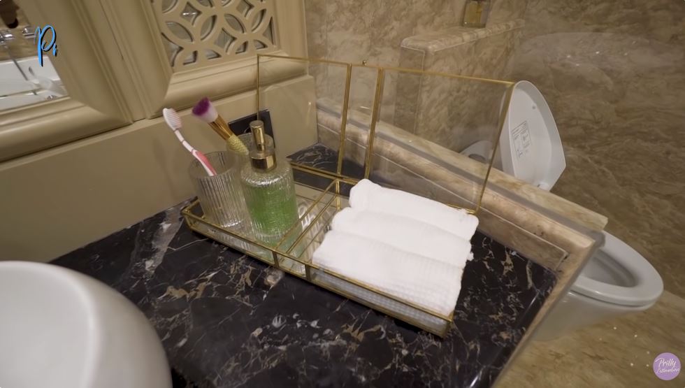 kamar mandi prilly latuconsina © YouTube kamar mandi prilly latuconsina © YouTube