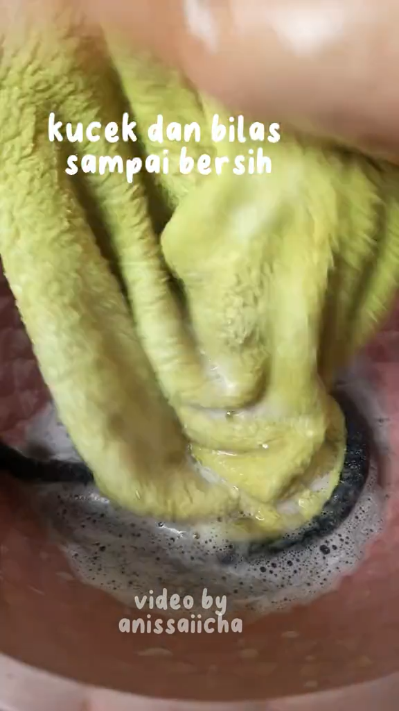 Cuma tambah 1 bahan dapur, ini cara mencuci lap dapur dekil dan berminyak agar bersih tanpa digosok