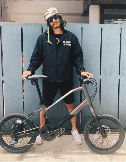 vincent rompies buka suara © Berbagai sumber