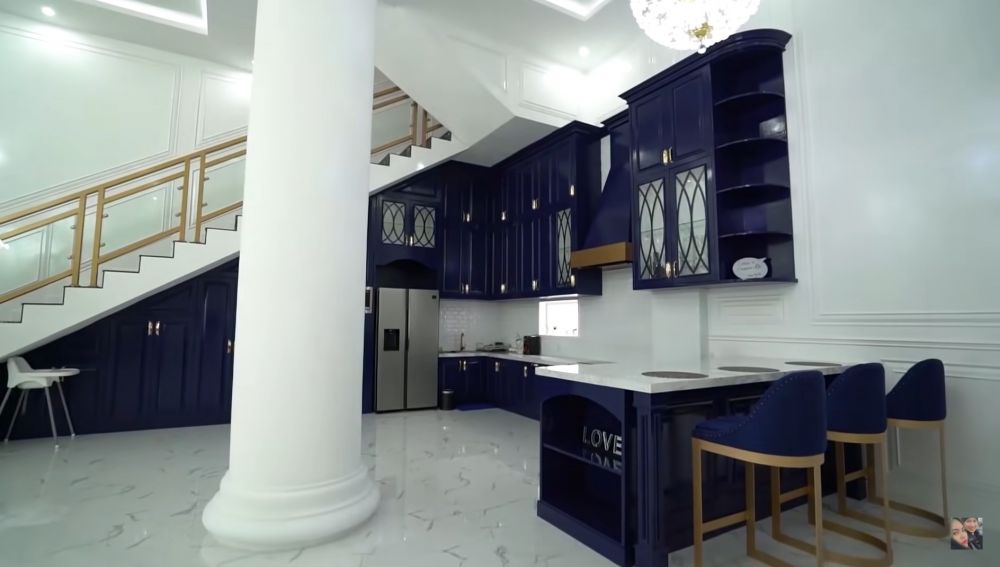 potret dapur rumah Kartika Putri di Puncak © berbagai sumber