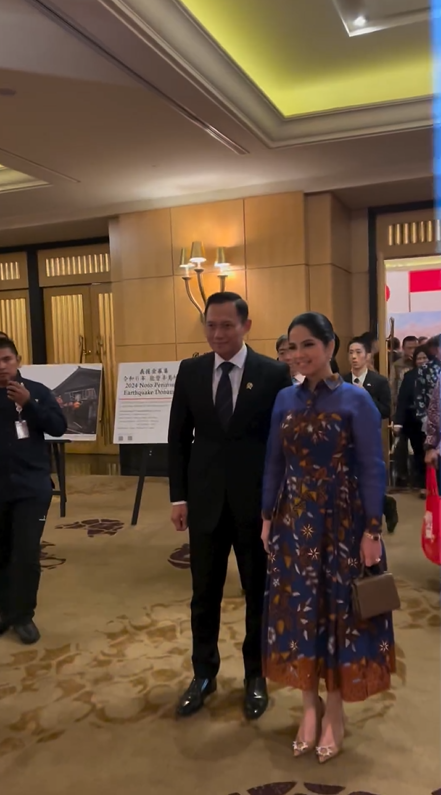 Gaya Annisa Pohan dampingi suami hadiri ultah Kaisar Jepang © 2024 brilio.net