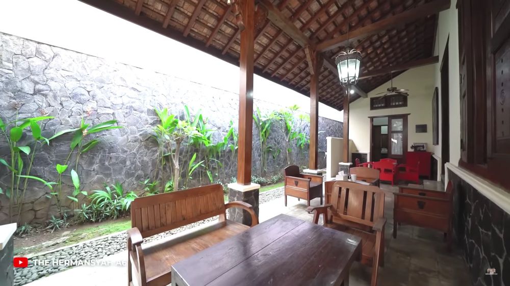 rumah Rieke Diah Pitaloka © 2024 brilio.net