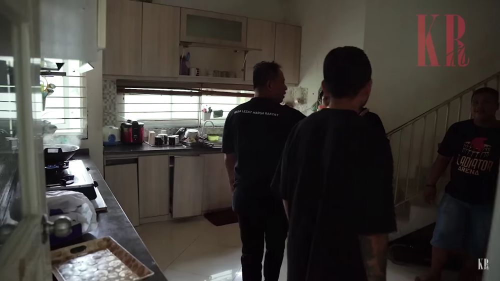 dapur rumah Vicky Prasetyo © 2024 brilio.net