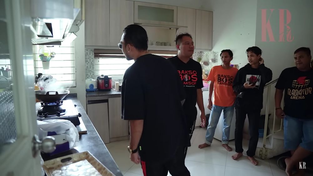 dapur rumah Vicky Prasetyo © 2024 brilio.net