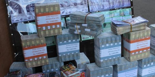 Cara menukarkan uang baru di bank © berbagai sumber Cara menukarkan uang baru di bank © berbagai sumber